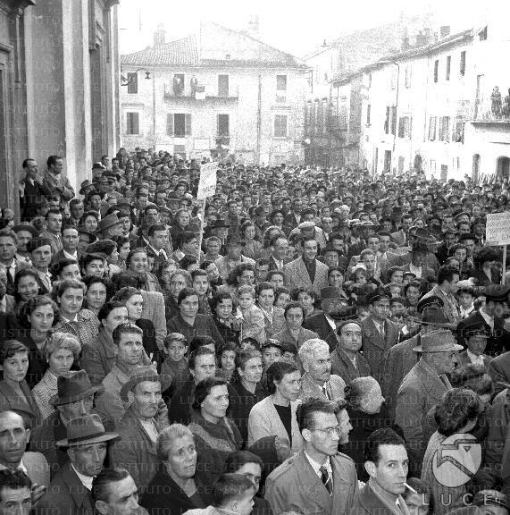 06 Piazza De Andreis 9 dicembre 1951.jpg